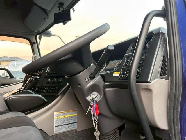 NISSAN DIESEL Quon 2020