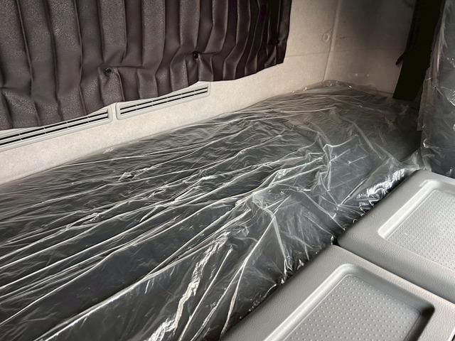 NISSAN DIESEL Quon 2020