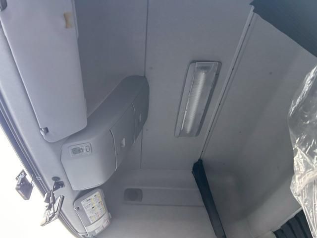 NISSAN DIESEL Quon 2020