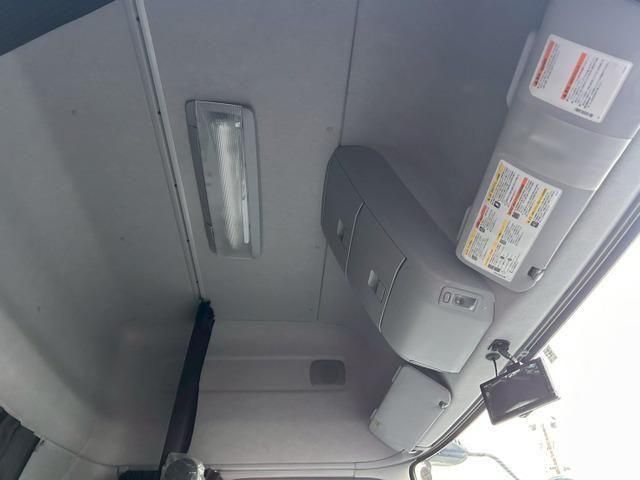 NISSAN DIESEL Quon 2020