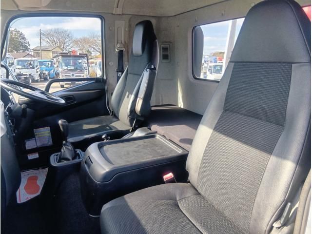 MITSUBISHI FUSOU FIGHTER 2019