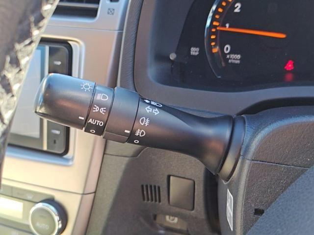 TOYOTA AVENSISWAGON 2012