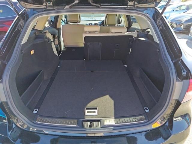 TOYOTA AVENSISWAGON 2012