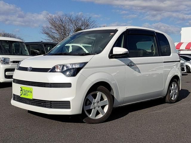 TOYOTA SPADE 2013