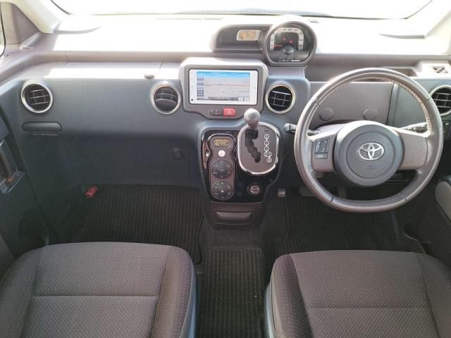 TOYOTA SPADE 2013