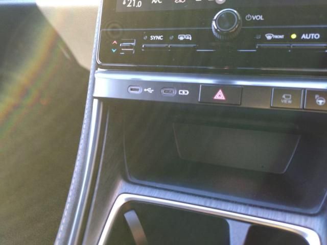 TOYOTA LEXUS LBX 2025