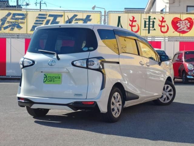 TOYOTA SIENTA 2016