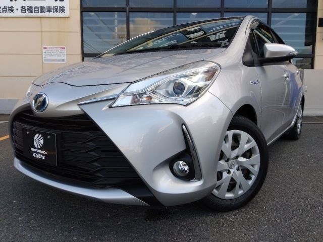 TOYOTA VITZ HYBRID 2017