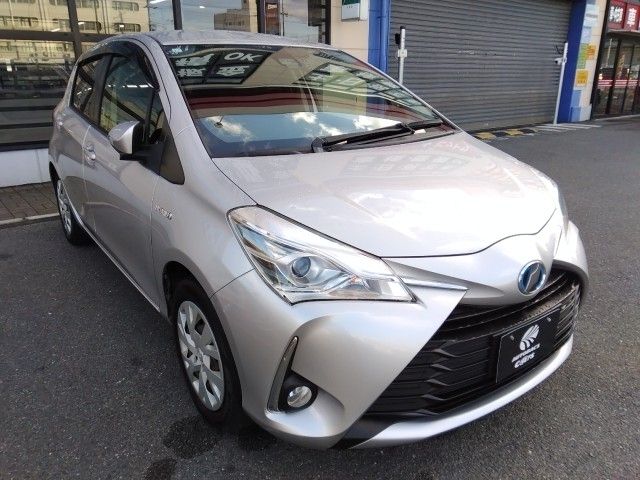 TOYOTA VITZ HYBRID 2017