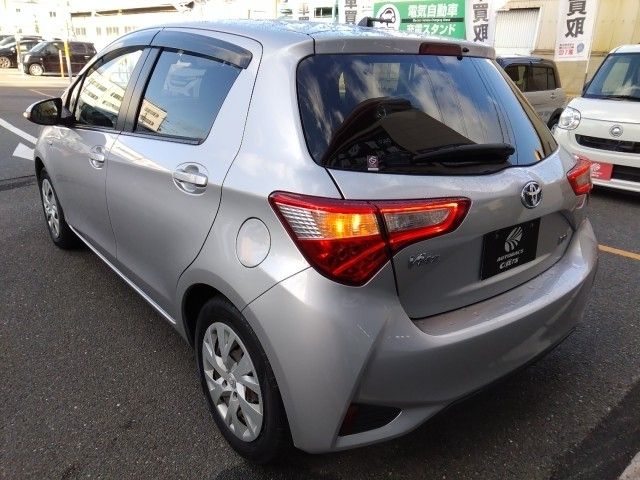 TOYOTA VITZ HYBRID 2017