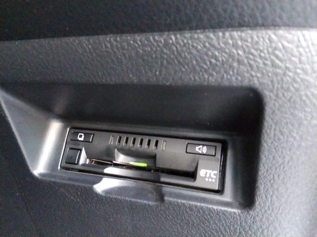 TOYOTA VITZ HYBRID 2017