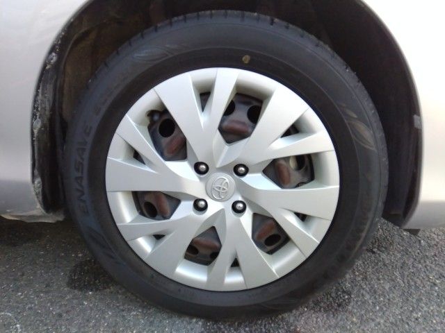 TOYOTA VITZ HYBRID 2017