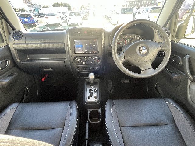 SUZUKI JIMNY 4WD 2011