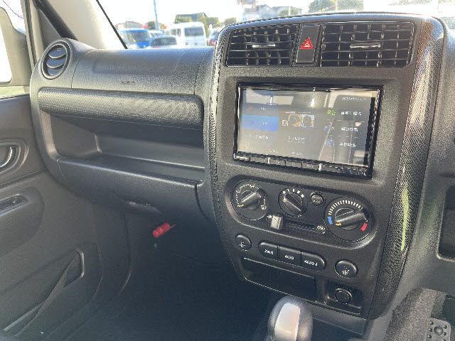 SUZUKI JIMNY 4WD 2011