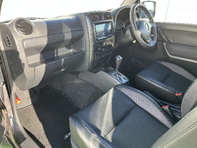 SUZUKI JIMNY 4WD 2011