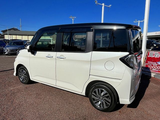 TOYOTA ROOMY 2023