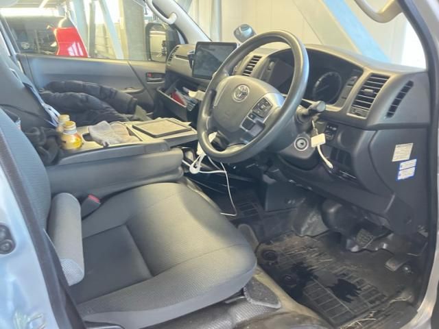 TOYOTA HIACE van 2WD 2022
