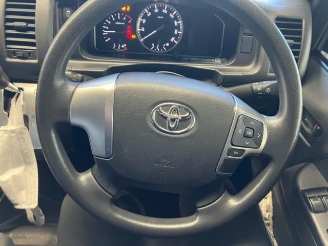 TOYOTA HIACE van 2WD 2022