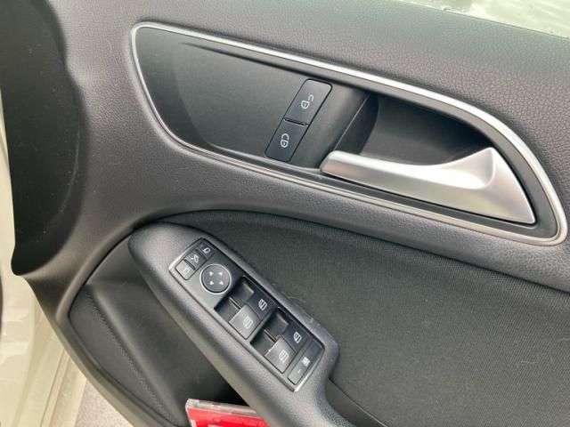 MERCEDES BENZ MERCEDES BENZ B class 2012