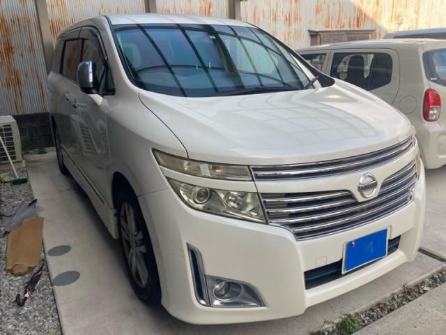 NISSAN ELGRAND  4WD 2011