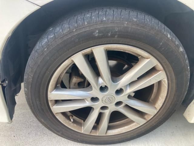 NISSAN ELGRAND  4WD 2011