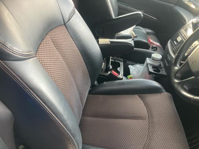 NISSAN ELGRAND  4WD 2011