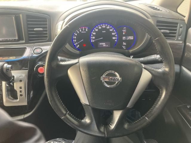 NISSAN ELGRAND  4WD 2011