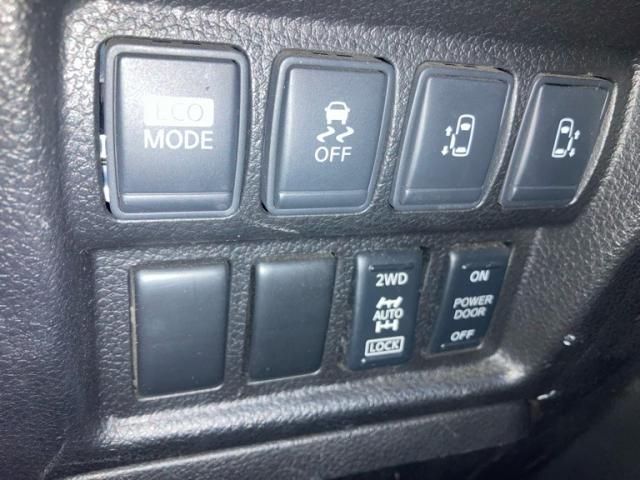 NISSAN ELGRAND  4WD 2011