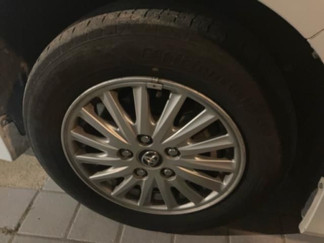 TOYOTA VOXY HYBRID 2014