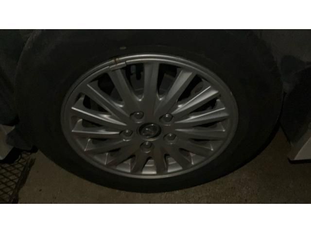 TOYOTA VOXY HYBRID 2014