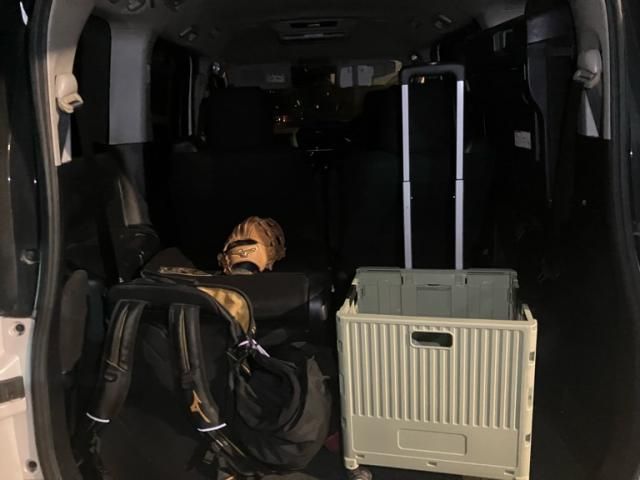 TOYOTA VOXY HYBRID 2014