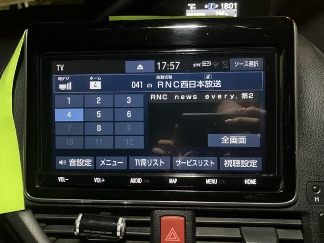 TOYOTA VOXY HYBRID 2014