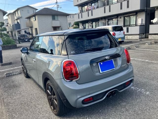 BMW MINI COOPER SD 2021