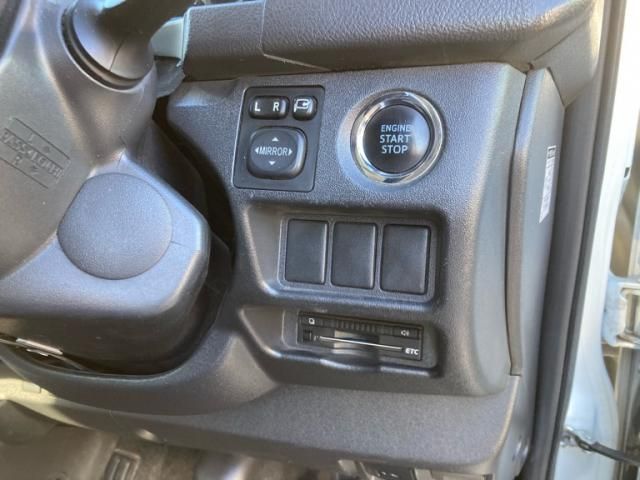 TOYOTA HIACE van 4WD 2015