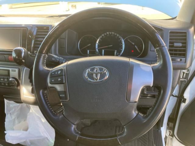 TOYOTA HIACE van 4WD 2015