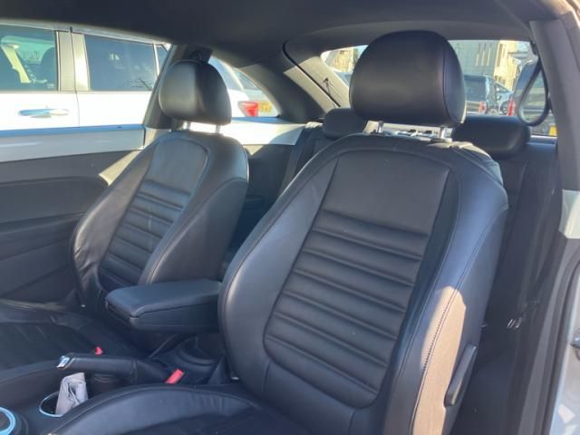 VOLKSWAGEN VOLKSWAGEN The BEETLE 2012