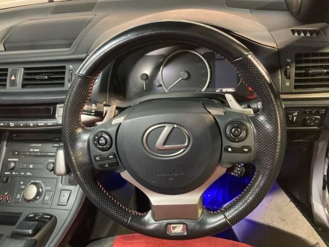 TOYOTA LEXUS CT200h 2017