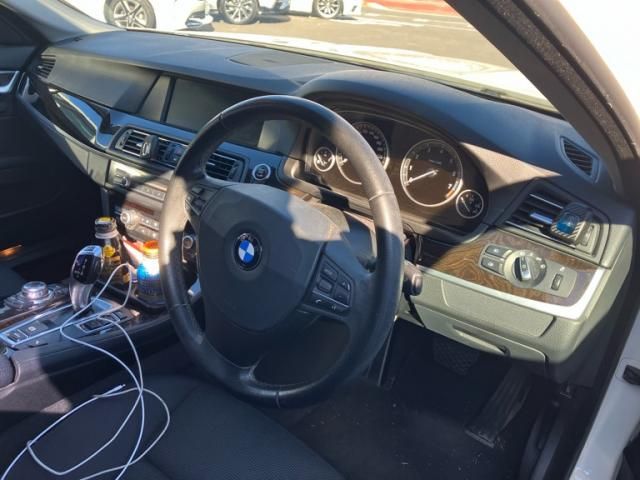 BMW BMW 5series TOURING 2012