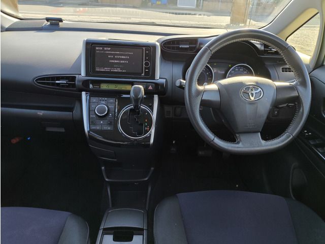 TOYOTA WISH 2012