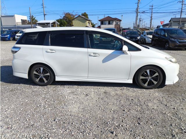 TOYOTA WISH 2012