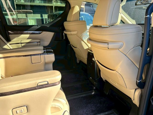 TOYOTA ALPHARD hybrid 4WD 2023