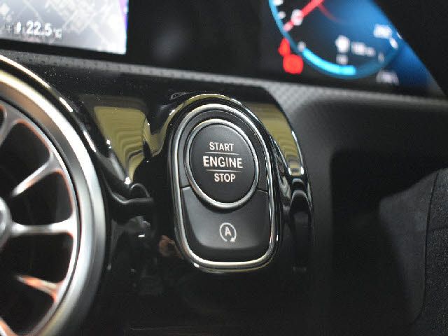 MERCEDES BENZ MERCEDES BENZ A class 2018