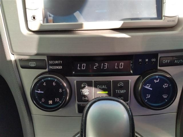 TOYOTA MARK X ZIO 2010