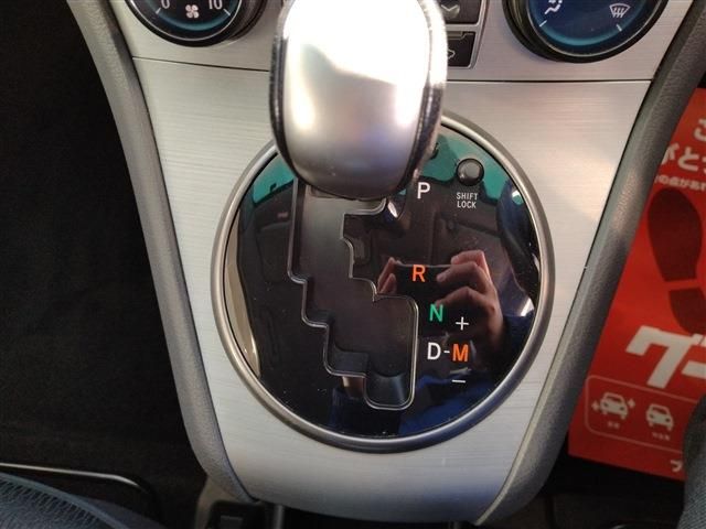 TOYOTA MARK X ZIO 2010