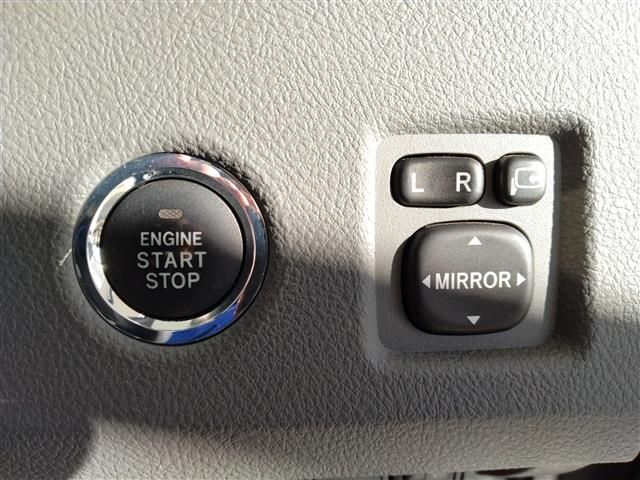 TOYOTA MARK X ZIO 2010