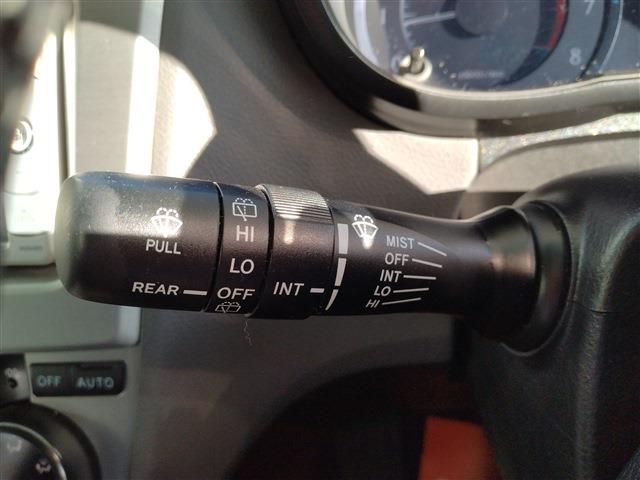 TOYOTA MARK X ZIO 2010