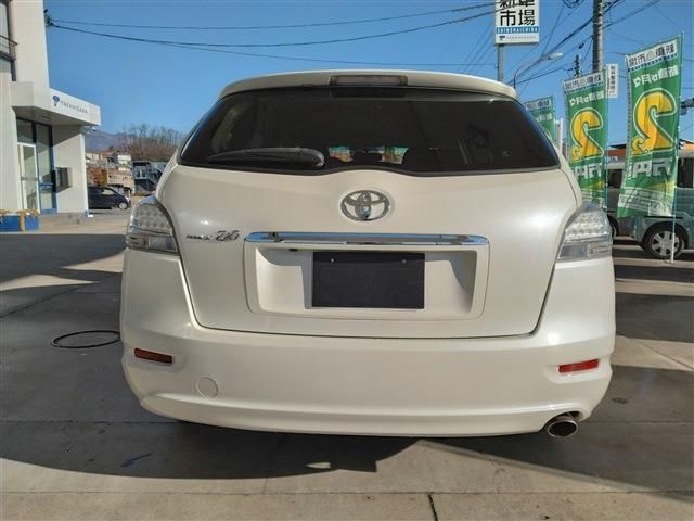 TOYOTA MARK X ZIO 2010