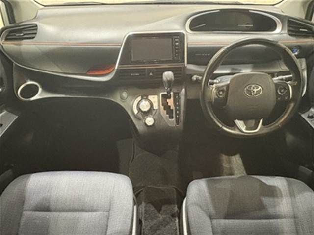 TOYOTA SIENTA HYBRID 2016