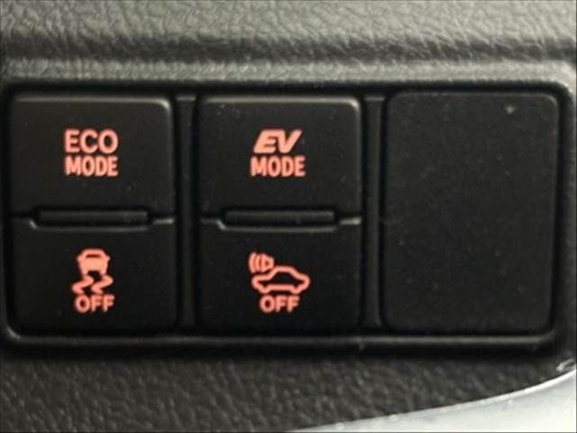 TOYOTA SIENTA HYBRID 2016