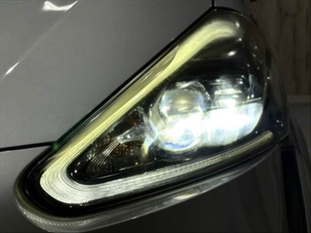 TOYOTA SIENTA HYBRID 2016